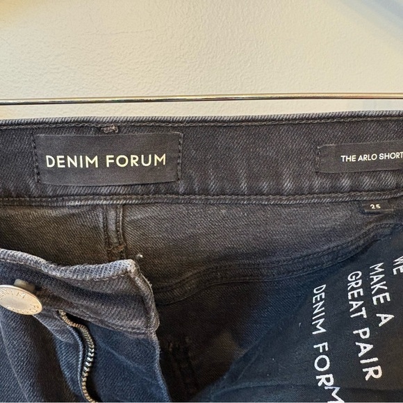 Denim Forum The Arlo Jean Short shorts. High-Waisted with a Frayed Hem size 25 - Picture 6 of 6